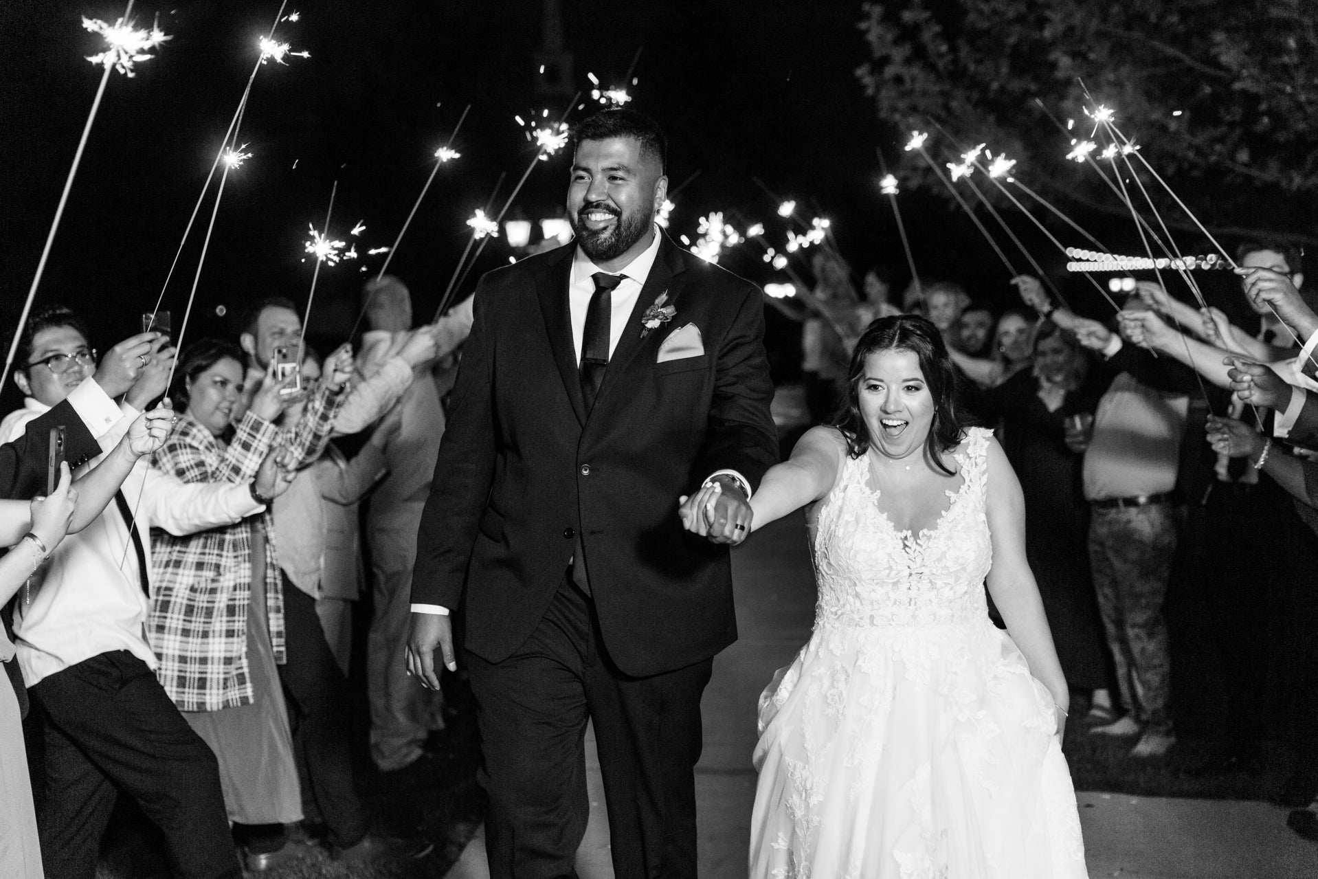 Sparkling Moments:10 Creative Ways to Use Wedding Sparklers on your Big Day !