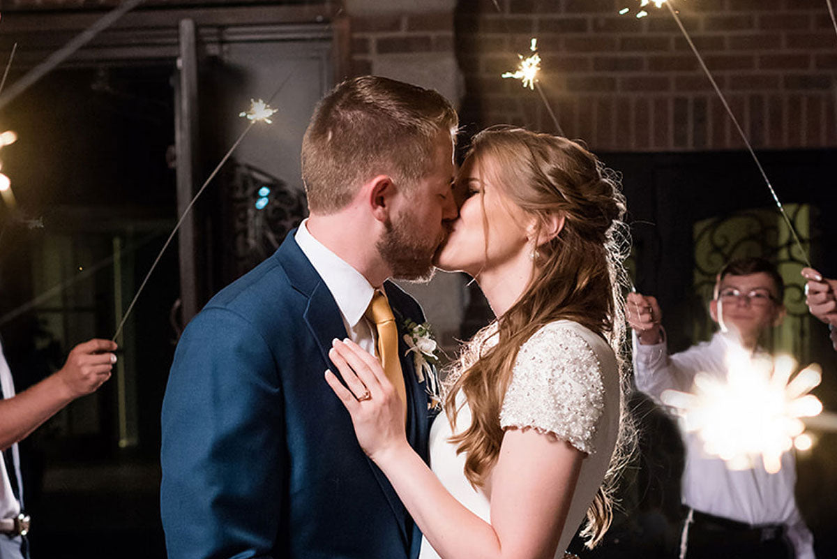 Unique Touches to Your Wedding with Heart-Shaped Sparklers