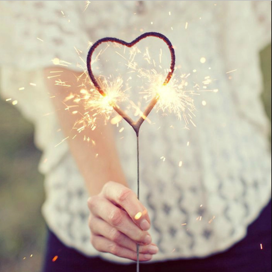Sparking Romance: Heart-Shaped Sparklers Illuminate Valentine's Day Photoshoots